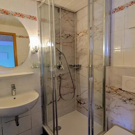 Otel Zur Post Schonstett