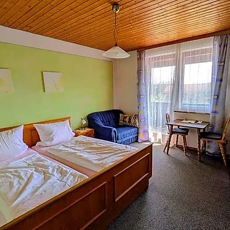 Zur Post Hotel *